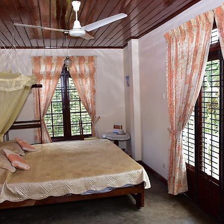 Lake Bungalow Hotel แคนดี้ ภายนอก รูปภาพ